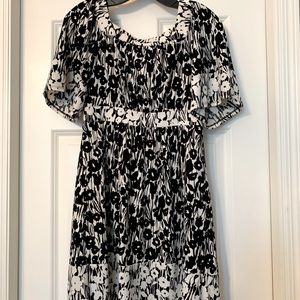 BCBGMAXAZRIA short sleeve black and white dress size small